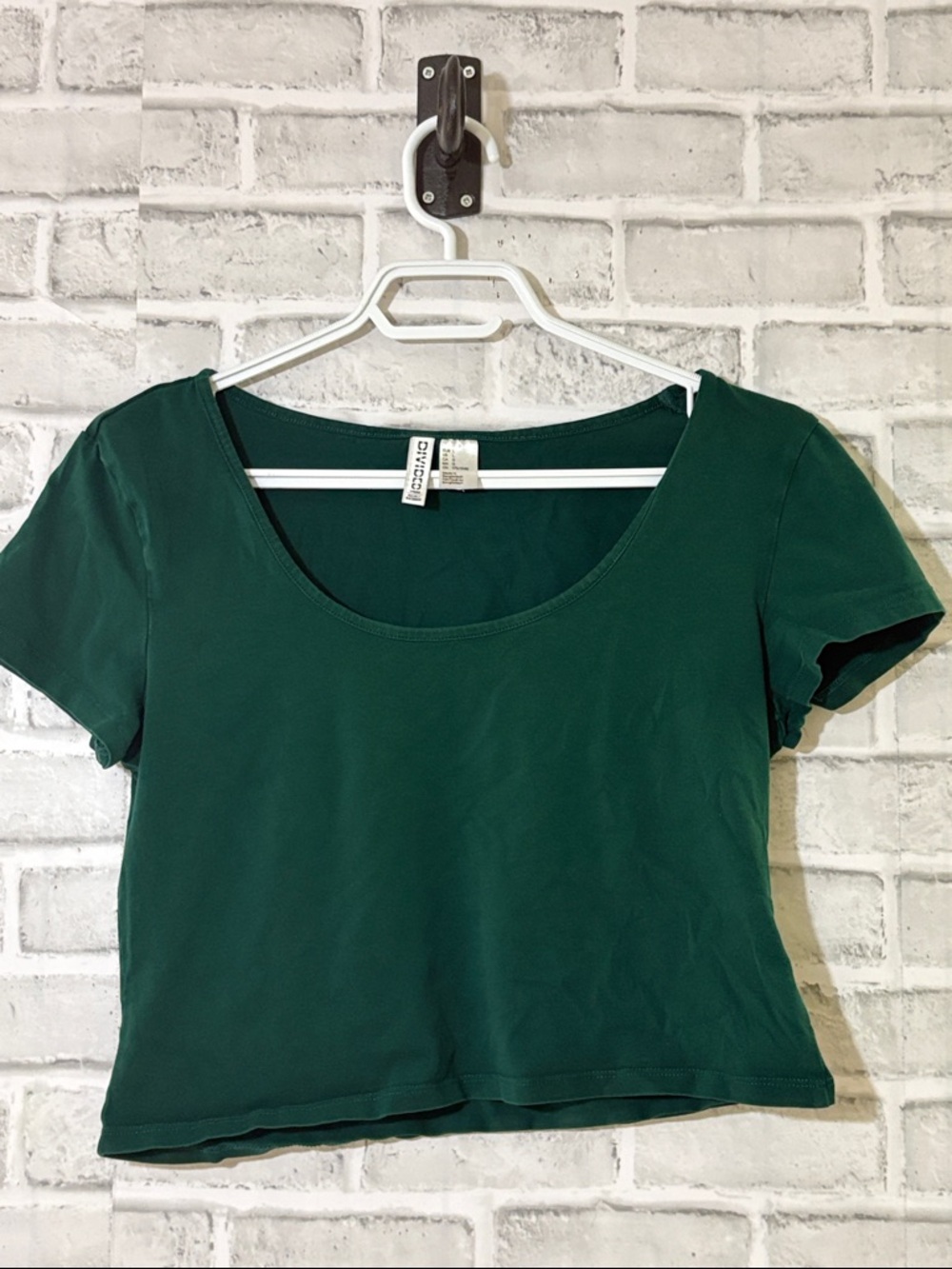 4/$20 Divided by H&M Forest Green Scoop Neck Crop Tee- large